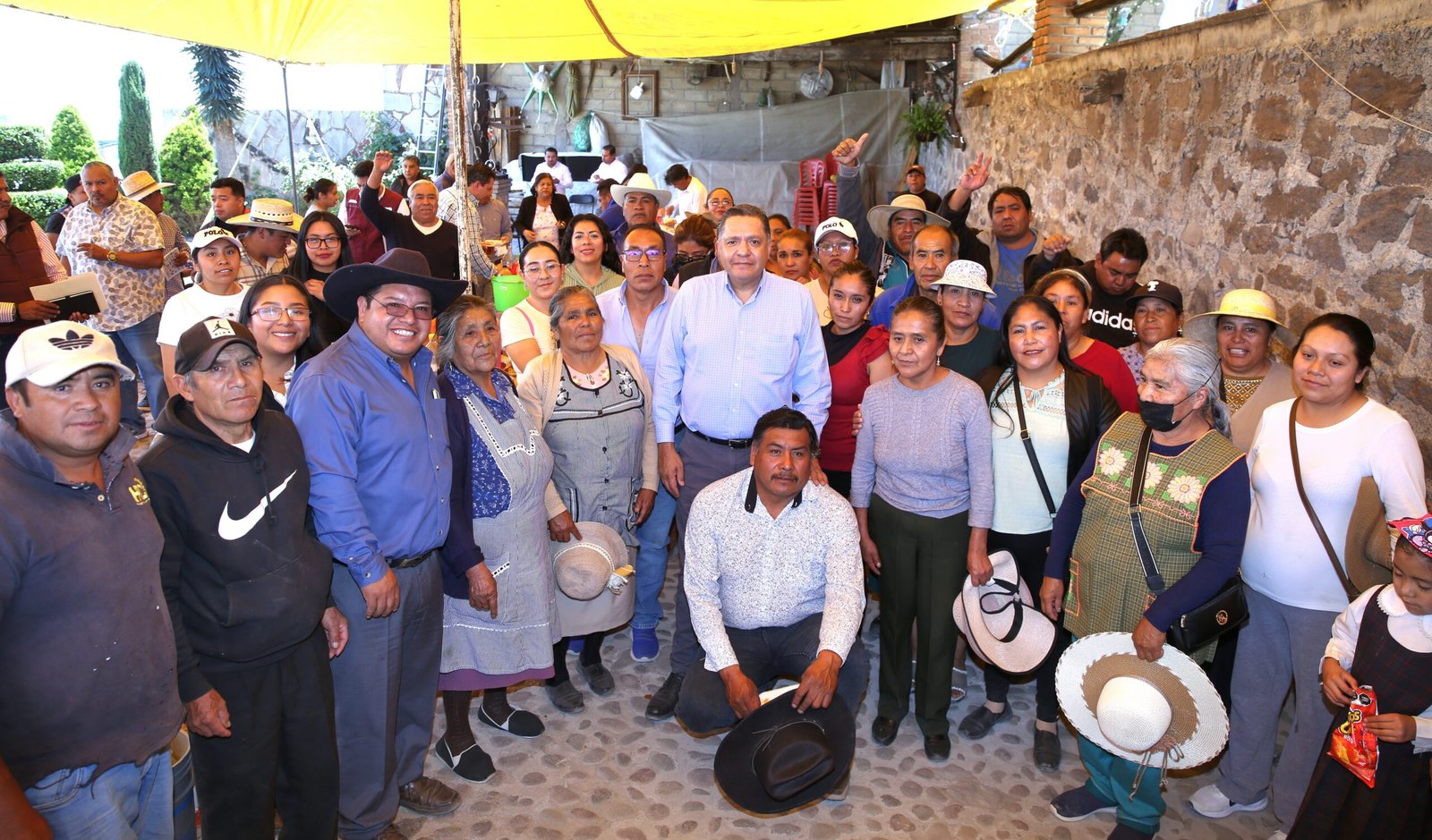 Jicaletepec Ricardo Moreno escucha a vecinos de Jicaltepec Autopan - Entidad MX