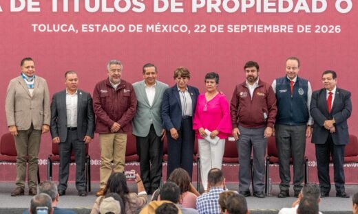 Entregan más de 5 mil títulos de propiedad a familias mexiquenses